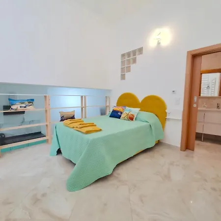 Guest house Apartamento T1 - Composto Por Quarto, Casa De Banho E Cozinha Ideal Para 1 Casal De Ferias *