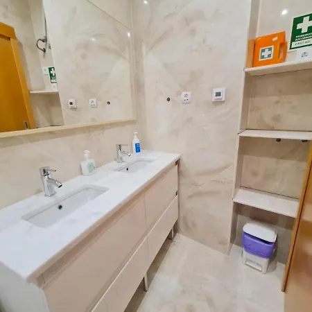 Apartamento T1 - Composto Por Quarto, Casa De Banho E Cozinha Ideal Para 1 Casal De Ferias Guest house