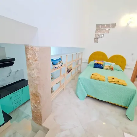 Guest house Apartamento T1 - Composto Por Quarto, Casa De Banho E Cozinha Ideal Para 1 Casal De Ferias *