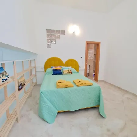 Guest house Apartamento T1 - Composto Por Quarto, Casa De Banho E Cozinha Ideal Para 1 Casal De Ferias *