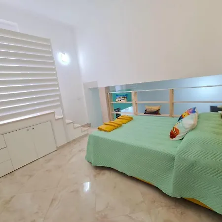 Apartamento T1 - Composto Por Quarto, Casa De Banho E Cozinha Ideal Para 1 Casal De Ferias Nazare