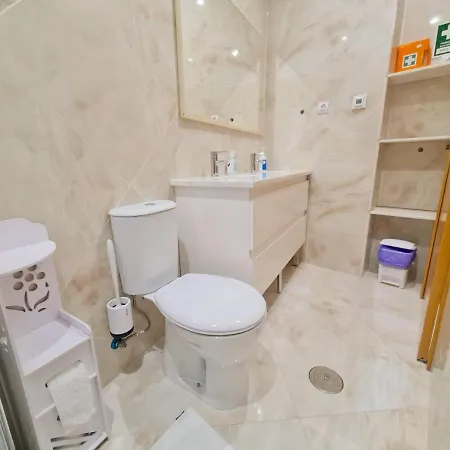 Guest house Apartamento T1 - Composto Por Quarto, Casa De Banho E Cozinha Ideal Para 1 Casal De Ferias *