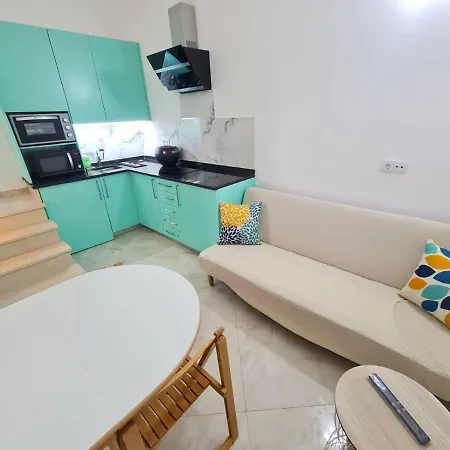 Guest house Apartamento T1 - Composto Por Quarto, Casa De Banho E Cozinha Ideal Para 1 Casal De Ferias
